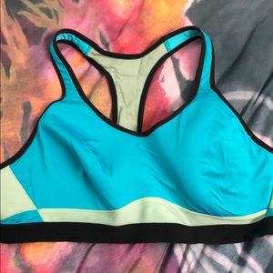 Sports bra with cups. No underwire,Medium support
